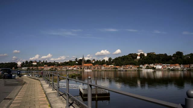 Zeitraffer: Elbe – Blick auf Lauenburg (Lauenburg · Elbe & Elbmarsch)