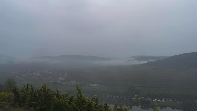 Zeitraffer: Morgennebel an der Mosel 1 (Mosel)