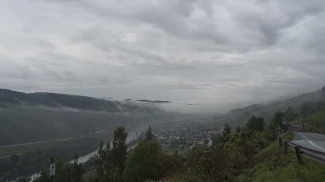Zeitraffer: Morgennebel an der Mosel 2 (Mosel)