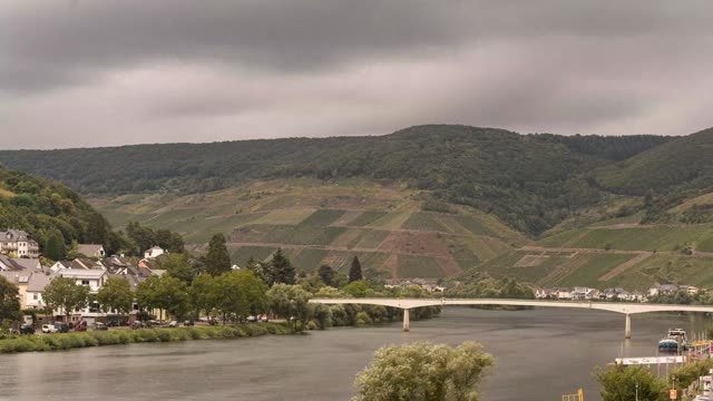 Zeitraffer: Mosel – Nachmittag im Regen (Mosel)