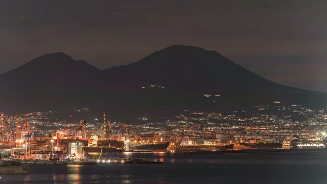 Zeitraffer: Neapel bei Nacht (Neapel · Golf von Neapel · Italien)