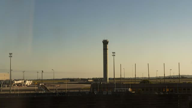 Zeitraffer: Flughafen Paris-Charles-de-Gaulle am Morgen (Paris (CDG) · Paris · Frankreich)