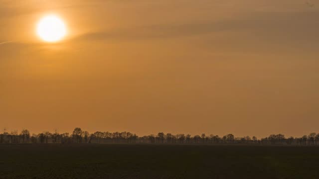Zeitraffer: Sonnenuntergang bei Weisendorf (Weisendorf · Franken)